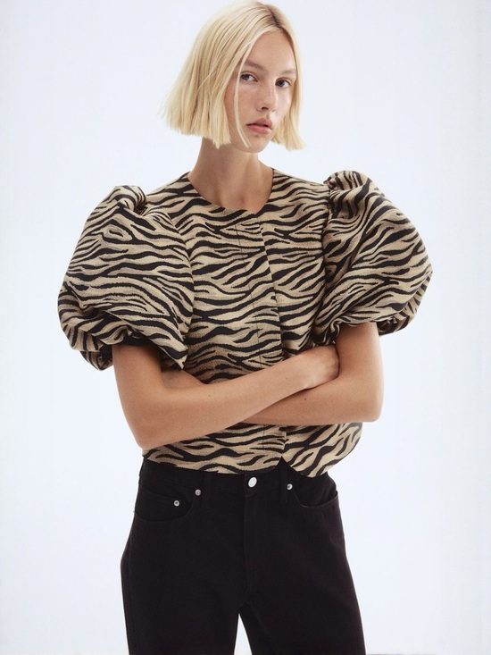 H&M Jackets & Blazers - H&M Zebra Jacquard Puff Sleeve Jacket Gold Black Cropped Blazer Size L
